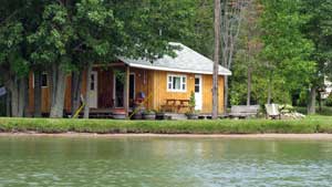 Lake Kagawong Family Cabins